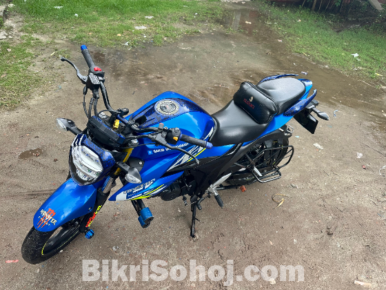 Suzuki gixxer